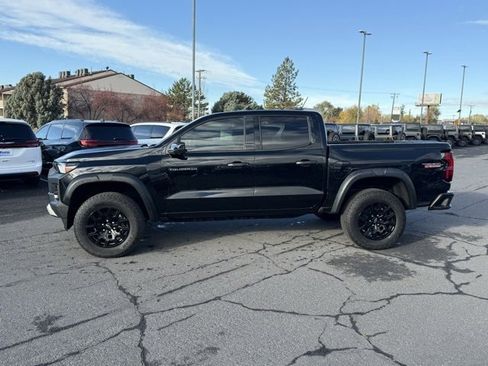 Used 2024 Chevrolet Colorado Trail Boss w/ Technology Package image 9