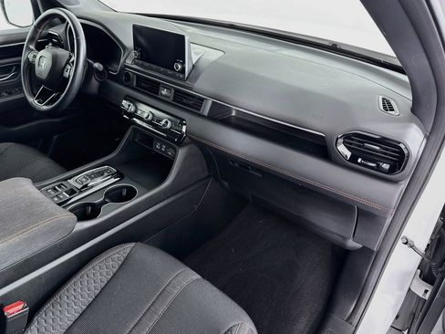Certified 2023 Honda Pilot Sport image 28