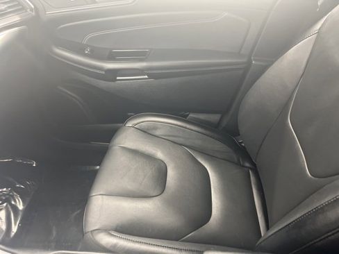 Used 2018 Ford Edge Titanium image 20
