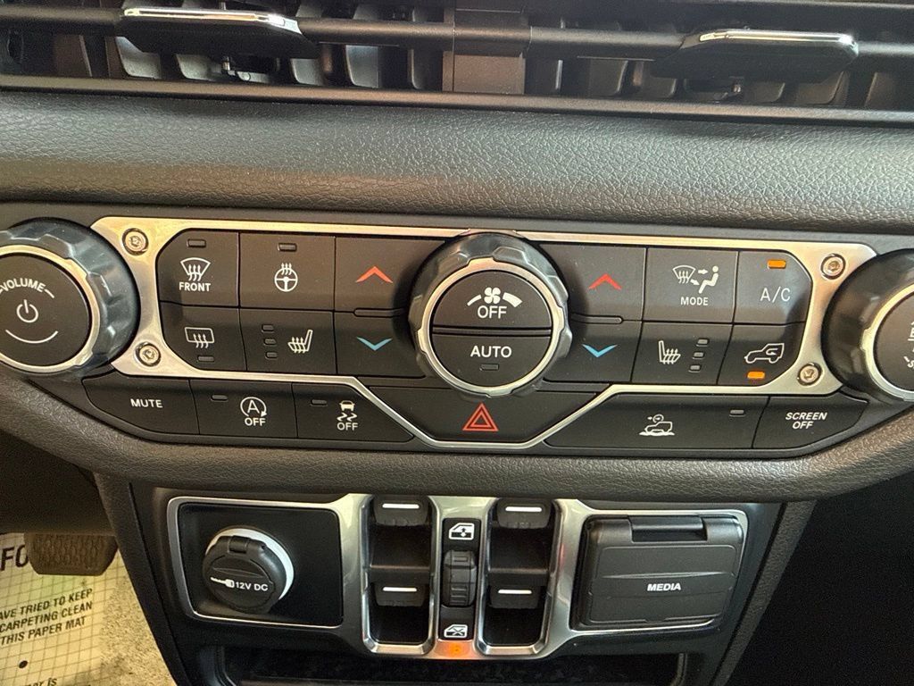 Used 2024 Jeep Gladiator Sport AWD/4WD image 29