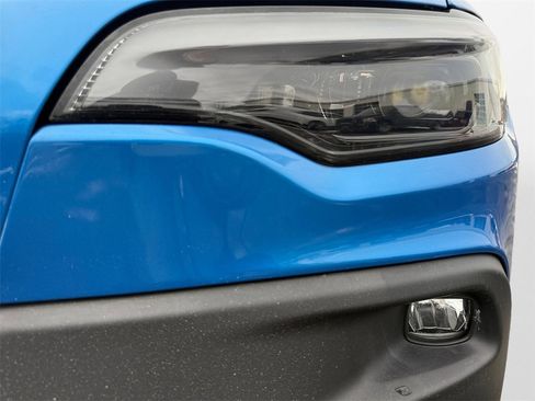 Used 2022 Jeep Cherokee Trailhawk image 22