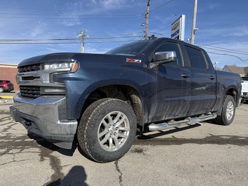 Used 2021 Chevrolet Silverado 1500 LT w/ Z71 Off-Road Package image 2