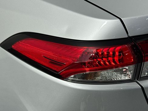 Used 2025 Toyota Corolla LE FWD image 33