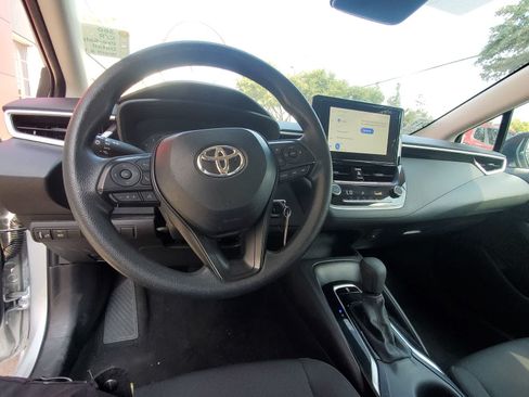 Used 2025 Toyota Corolla LE FWD image 13