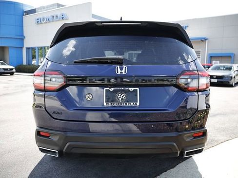 Used 2025 Honda Pilot Sport image 9