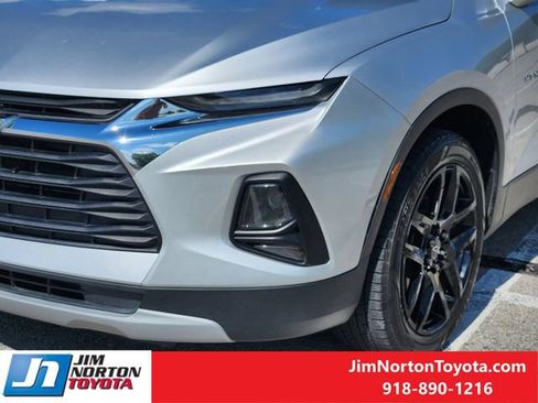 Used 2020 Chevrolet Blazer LT w/ Sound & Technology Package FWD image 11