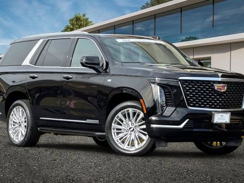 Certified 2025 Cadillac Escalade Premium Luxury image 2