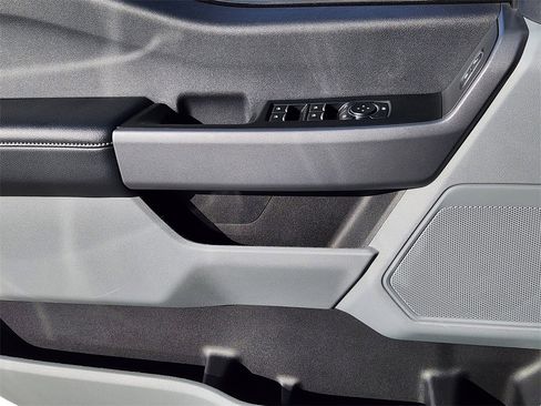 Used 2024 Ford F350 XLT w/ FX4 Off-Road Package image 15