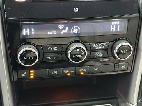 Used 2021 Subaru Ascent Limited w/ Technology Package image 21