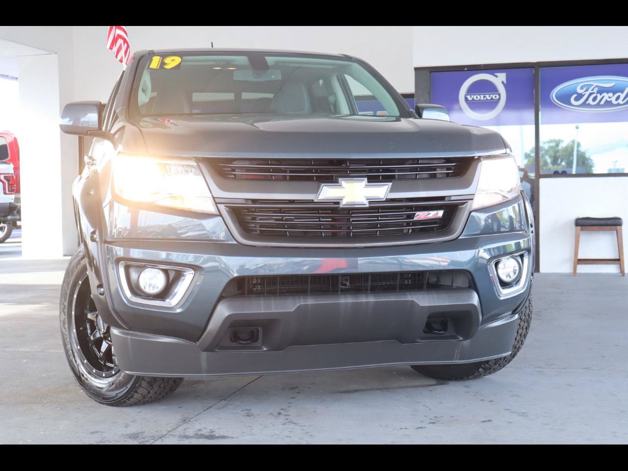 Used 2019 Chevrolet Colorado Z71 RWD image 1