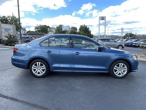 Used 2018 Volkswagen Jetta S image 4