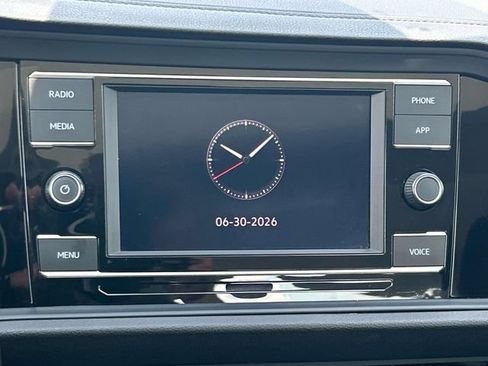 Used 2024 Volkswagen Jetta SE FWD image 31