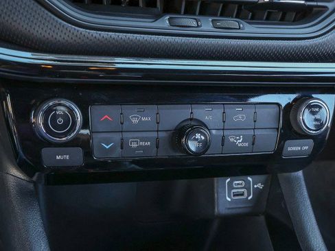 Used 2022 Jeep Compass Altitude image 18