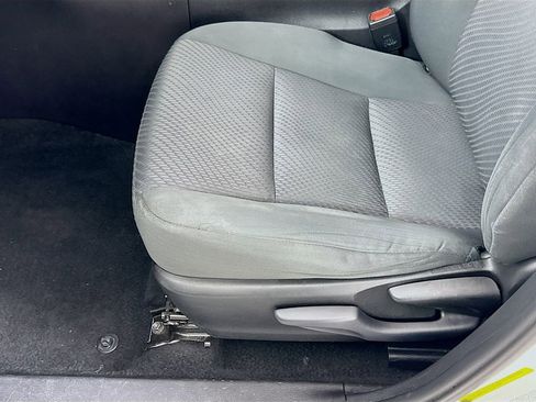 Used 2019 Toyota Highlander LE image 19