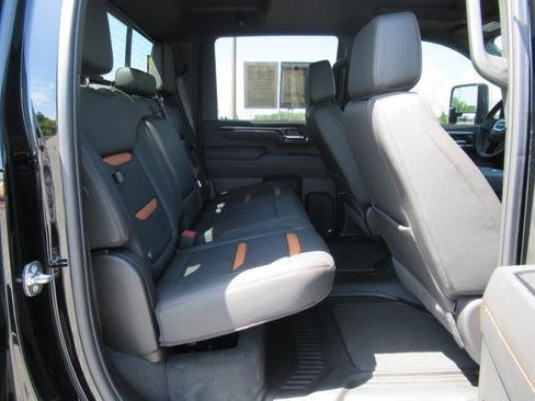 Used 2025 GMC Sierra 2500 AT4 w/ AT4 Premium Plus Package AWD/4WD image 19