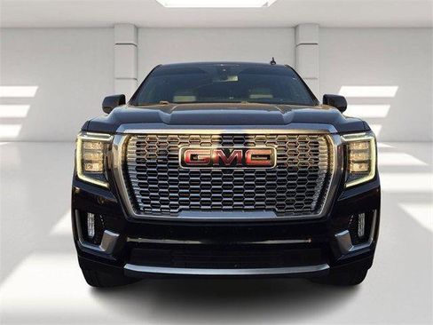 Used 2021 GMC Yukon XL Denali image 8