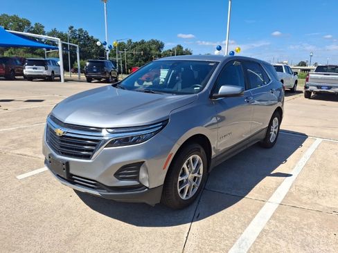 Used 2024 Chevrolet Equinox LT image 4