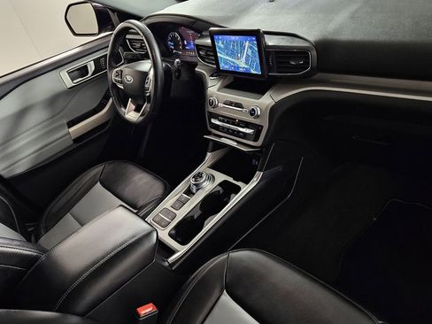 Used 2023 Ford Explorer XLT w/ Equipment Group 202A image 33