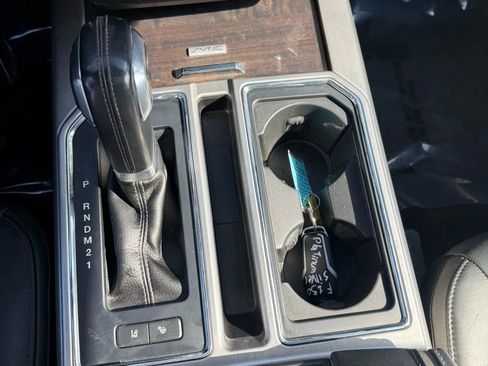 Used 2015 Ford F150 Platinum w/ Equipment Group 701A Luxury image 14