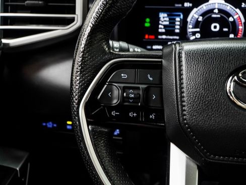 Used 2022 Toyota Tundra Platinum image 32