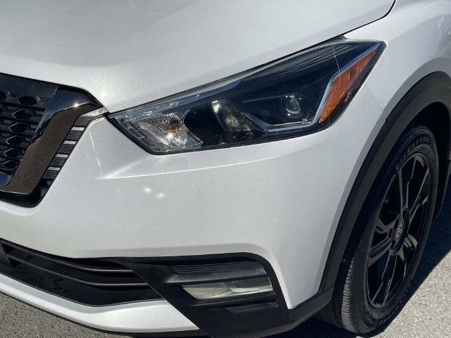 Used 2020 Nissan Kicks SR w/ SR Premium Package FWD image 9