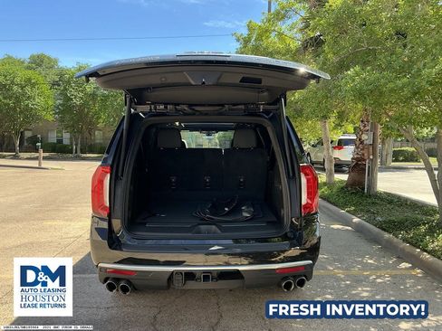 Used 2021 GMC Yukon XL Denali w/ Denali Premium Package image 6