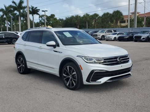 Certified 2024 Volkswagen Tiguan SEL R-Line AWD/4WD image 2