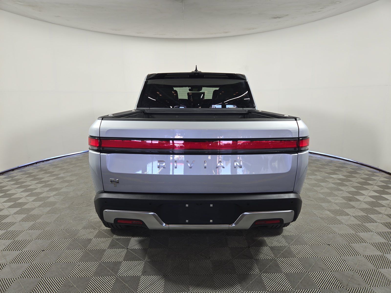 Used 2024 Rivian R1T Adventure Dual AWD/4WD image 4
