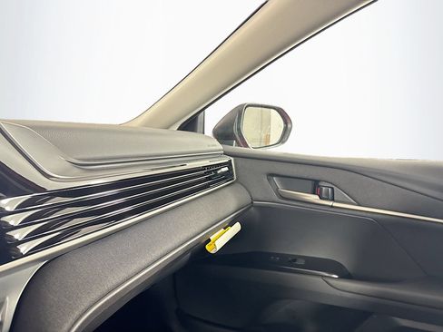 New 2026 Toyota Camry LE FWD image 32