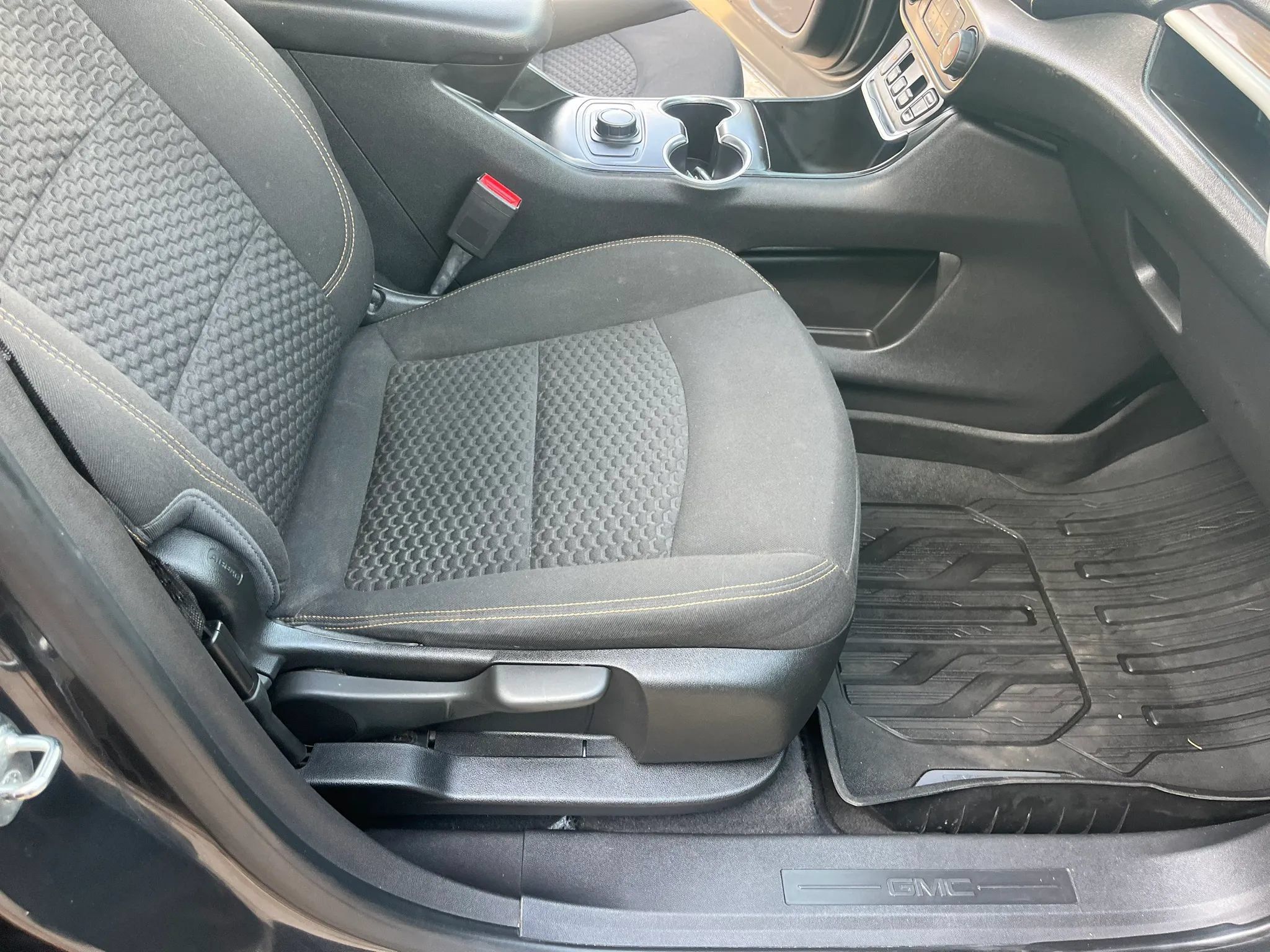 Used 2021 GMC Terrain SLE FWD image 13