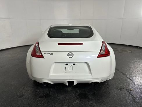 Used 2009 Nissan 370Z Touring image 10