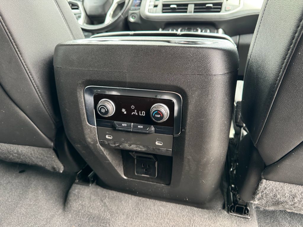 Used 2022 Chevrolet Tahoe LT AWD/4WD image 15