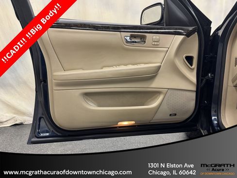 Used 2008 Cadillac DTS Base image 11