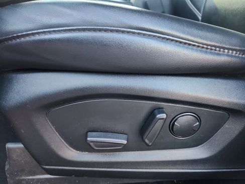 Used 2023 Ford Explorer XLT w/ Equipment Group 202A image 23