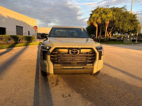 Used 2025 Toyota Tundra SR5 w/ SR5 Convenience Package AWD/4WD image 8