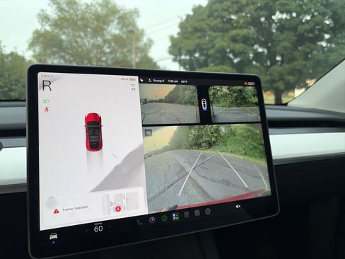 Used 2025 Tesla Model Y Performance AWD/4WD image 29