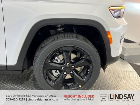New 2025 Jeep Grand Cherokee Altitude image 11