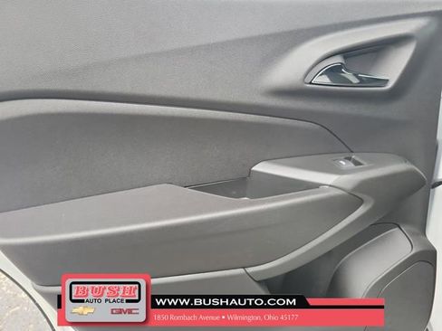 New 2026 Chevrolet Trax RS w/ Sunroof Package FWD image 15