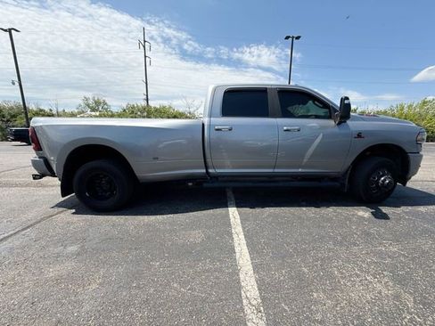 Used 2024 RAM 3500 Big Horn w/ Night Edition AWD/4WD image 5