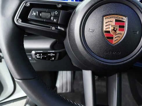 Certified 2025 Porsche Macan Electric RWD image 10