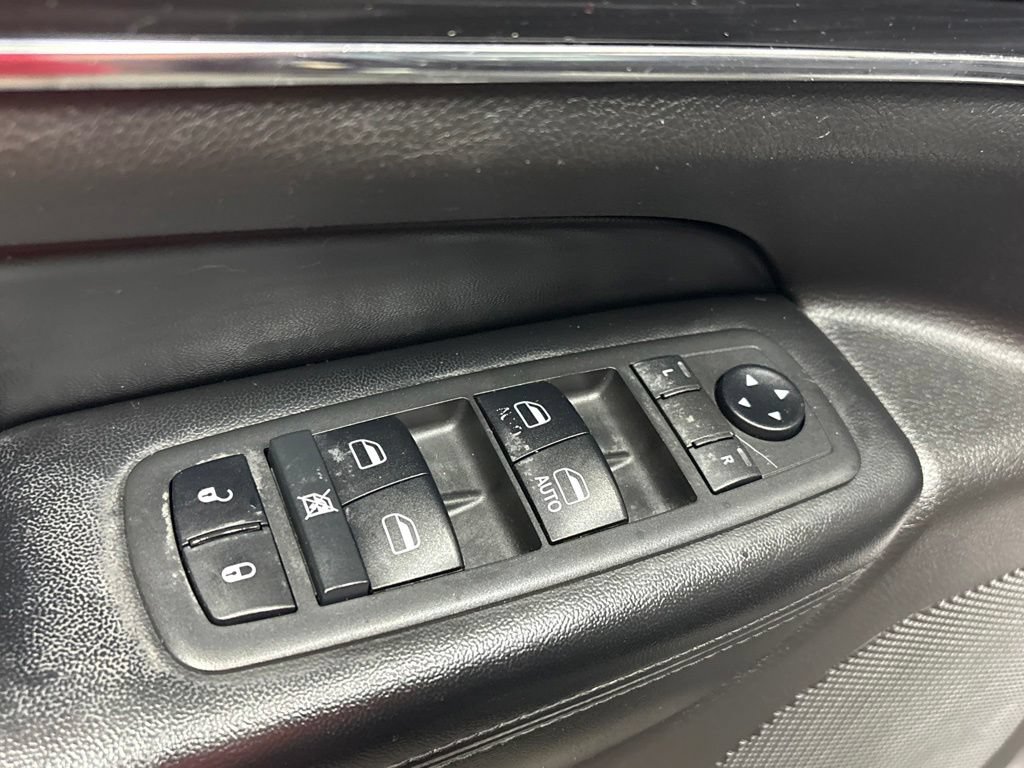 Used 2019 Jeep Grand Cherokee Limited AWD/4WD image 12