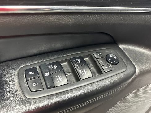 Used 2019 Jeep Grand Cherokee Limited AWD/4WD image 12