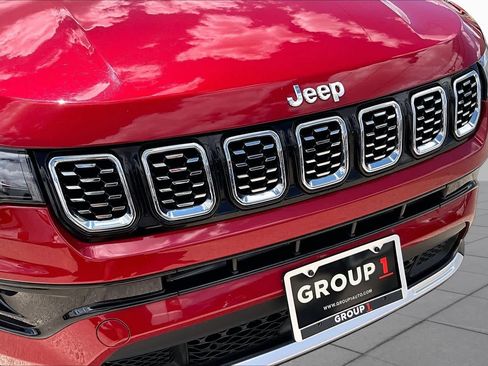 Used 2025 Jeep Compass Limited AWD/4WD image 29