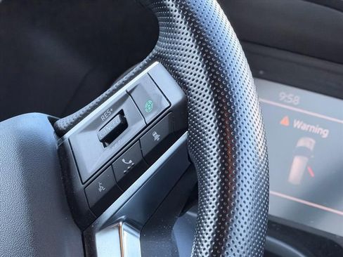 Used 2022 Mitsubishi Outlander SE image 16