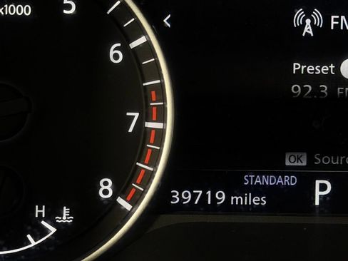 Used 2024 Nissan Pathfinder SV w/ Black Appearance Package FWD image 17