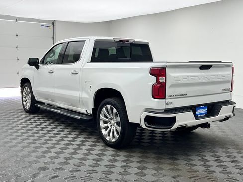 Used 2022 Chevrolet Silverado 1500 High Country w/ Technology Package AWD/4WD image 12