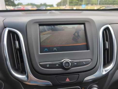 Used 2018 Chevrolet Equinox LT image 22