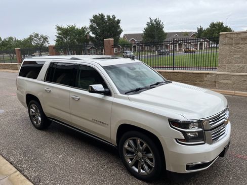 Used 2015 Chevrolet Suburban LTZ AWD/4WD image 8