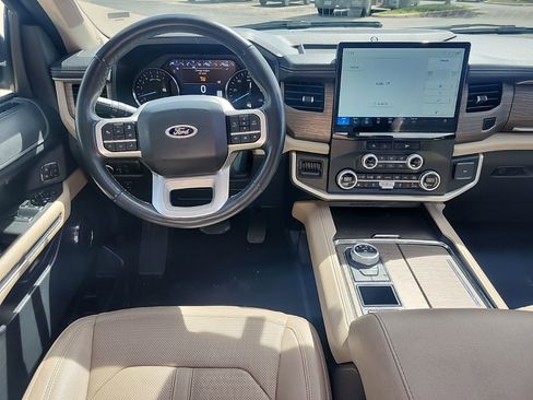 Used 2024 Ford Expedition Limited image 6