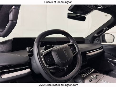 New 2025 Lincoln Navigator L Reserve w/ Jet Appearance Package image 38